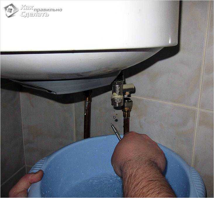 Как слить воду с водонагревателя различным способами