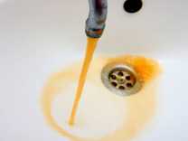Опасна ли желтая вода из скважины