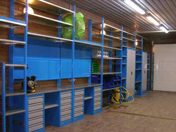 Как сделать стеллажи для гаража из каких материалов какие должны быть размеры и как собрать Такие самоделки в гараже полезны и организуют пространство
