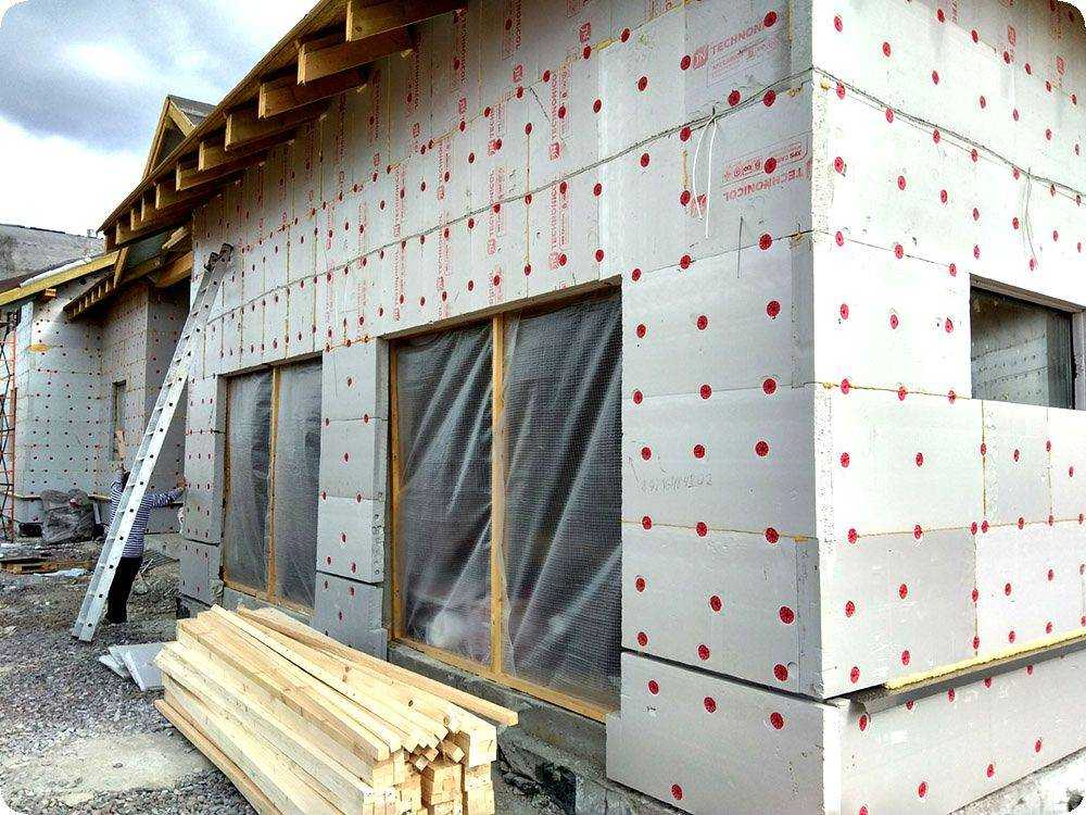 Технология утепления деревянного дома: какой материал лучше?