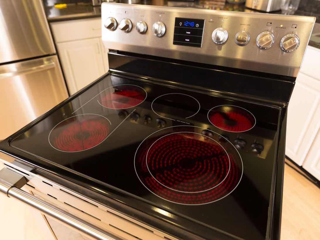 Какая плита лучше — газовая или электрическая?