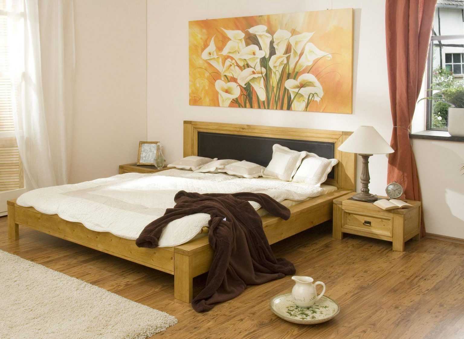 Как поставить кровать в спальне: фэншуй и принципы организация пространства