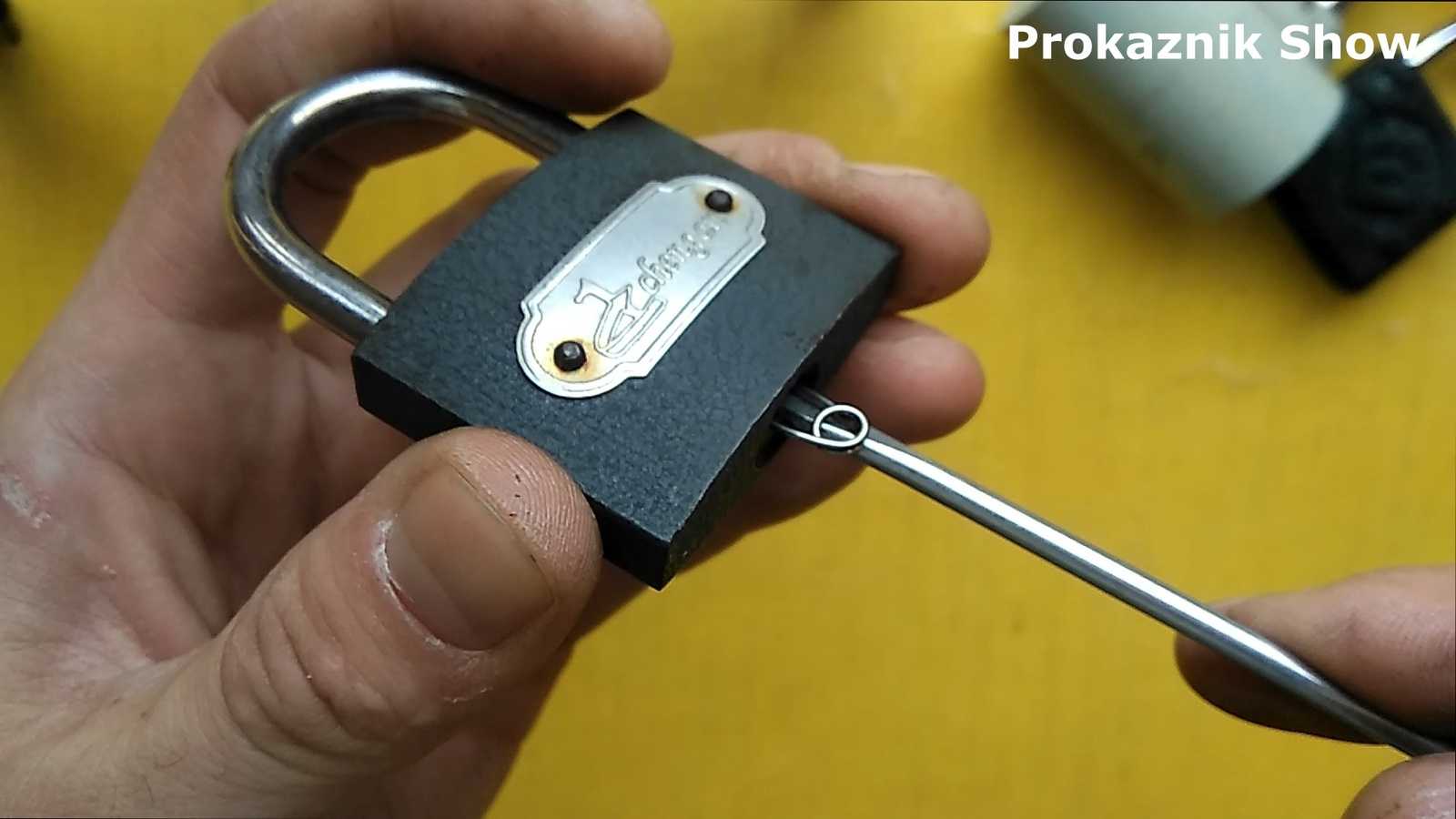 Как открыть замок с полукруглым ключом - lockservice.pro