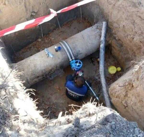 Врезка в трубу водопровода: как врезаться в водопроводную конструкцию под давлением своими руками, как сделать под прямым углом