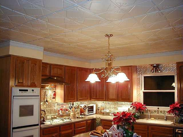 Какой потолок лучше для кухни с газовой плитой