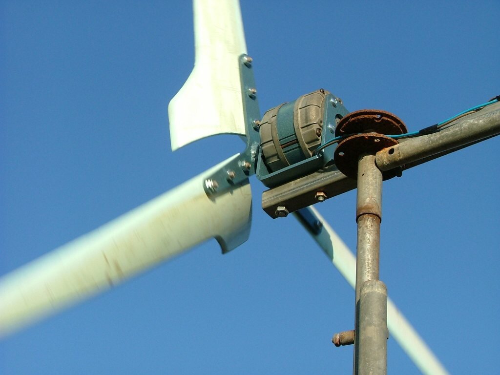 Самодельный ветрогенератор своими руками, как сделать ветряк на 220в