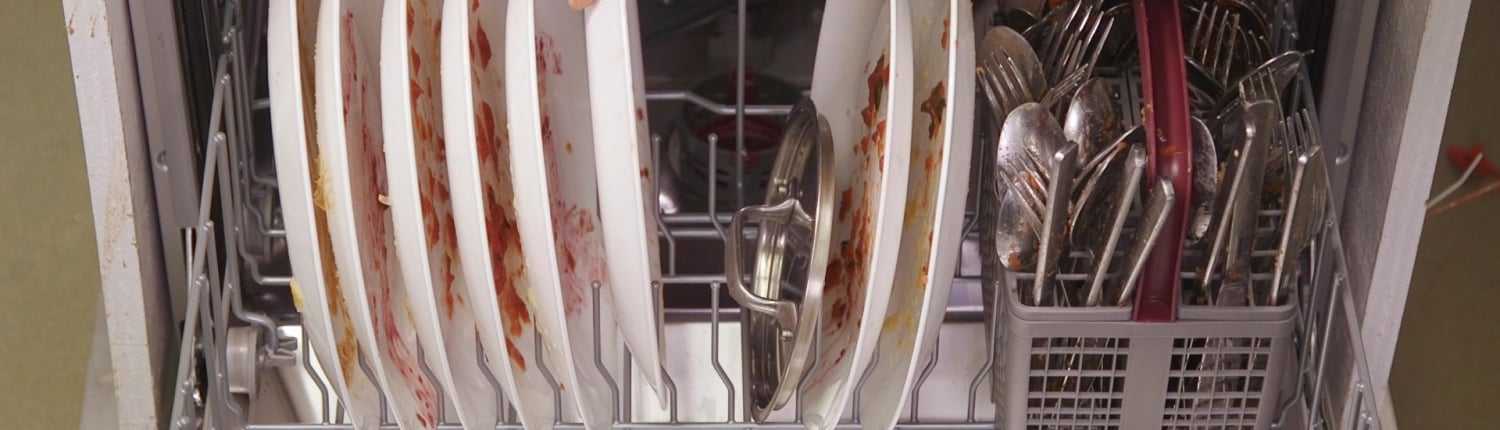 Почему появляется белый налет на посуде после посудомоечной машины