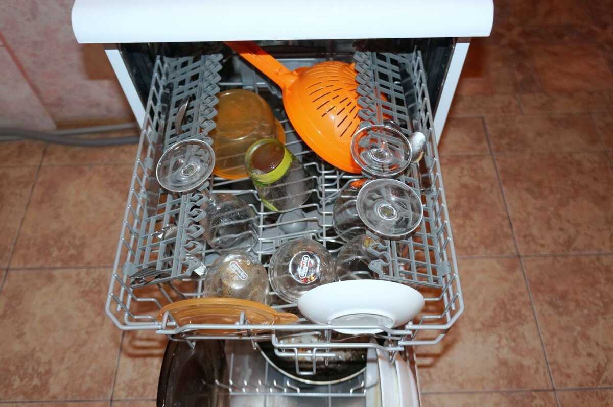 Как правильно загружать посуду в посудомоечную машину?
