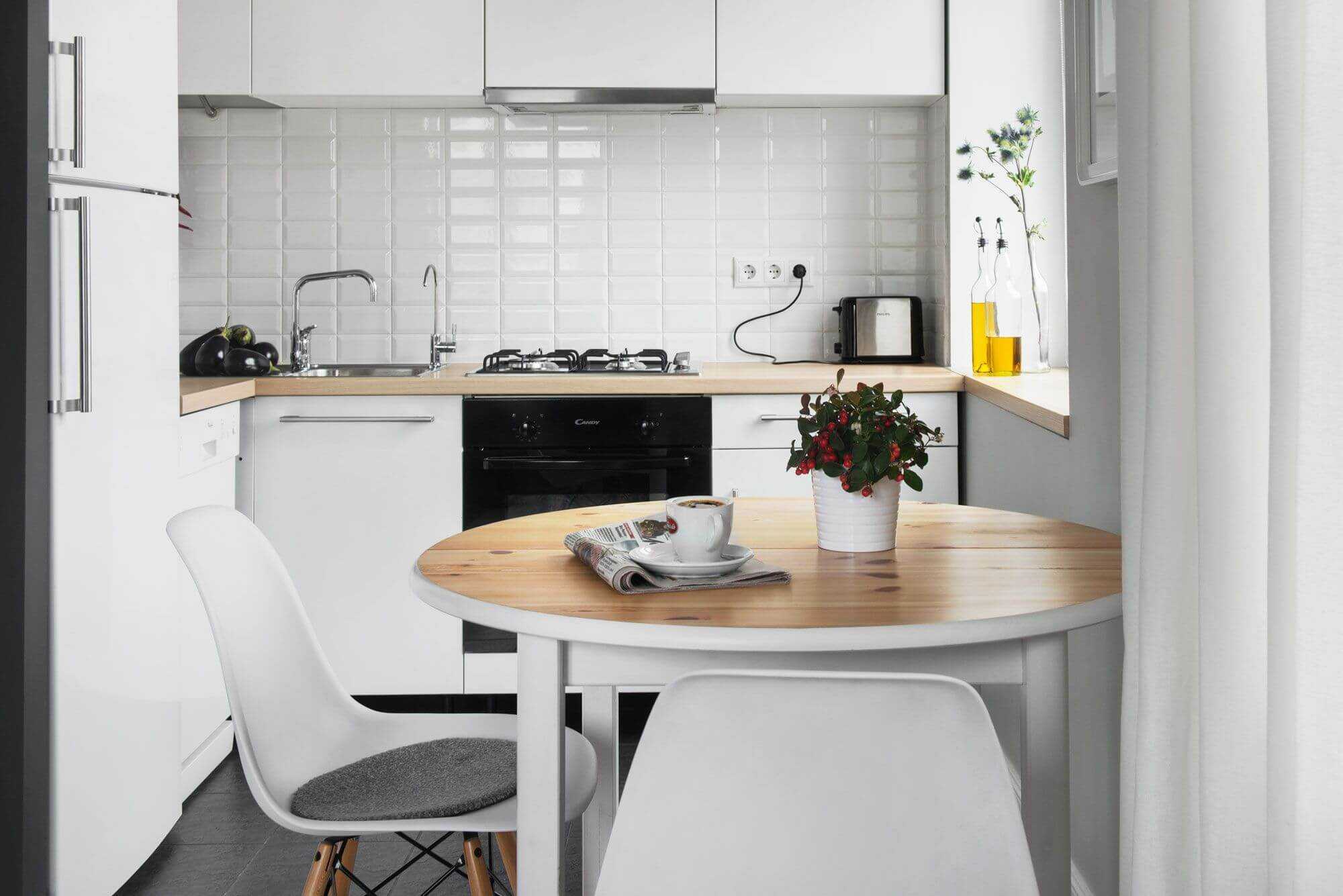 Дизайн маленькой кухни, варианты отделки интерьера с фото идеями