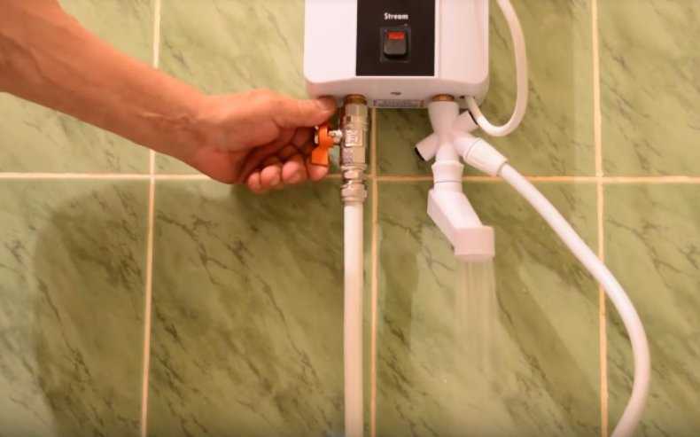 Как установить водонагреватель своими руками: инструкция + фото