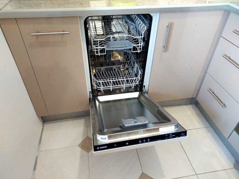Подключение посудомоечной машины – расположение, особенности установки, монтаж