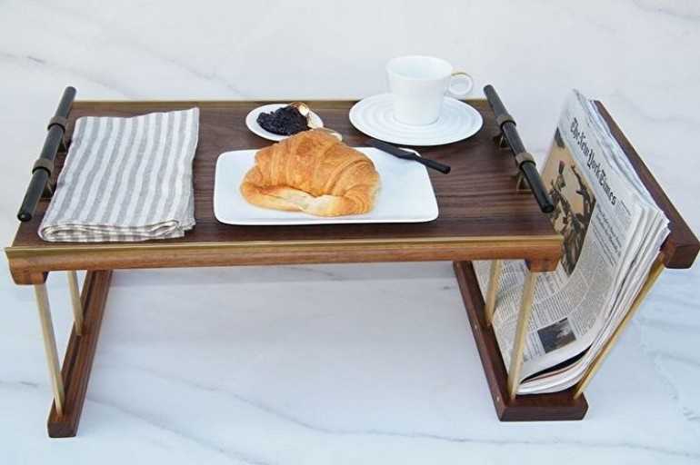 Столик для завтрака в постель своими руками: варианты изделий, алгоритм, варианты декорирования