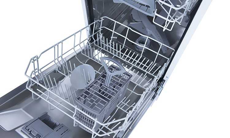 Секреты правильной загрузки посуды в посудомойку