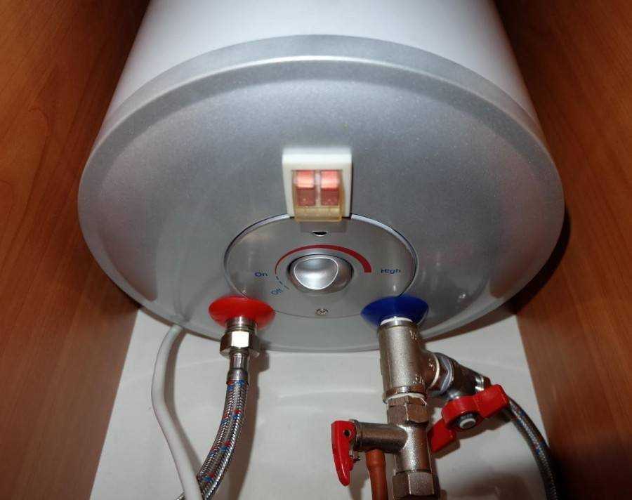 В каких случаях необходимо сливать воду с бойлера а когда – нет Как правильно слить воду с водонагревателя в домашних условиях: пошаговые описания способов