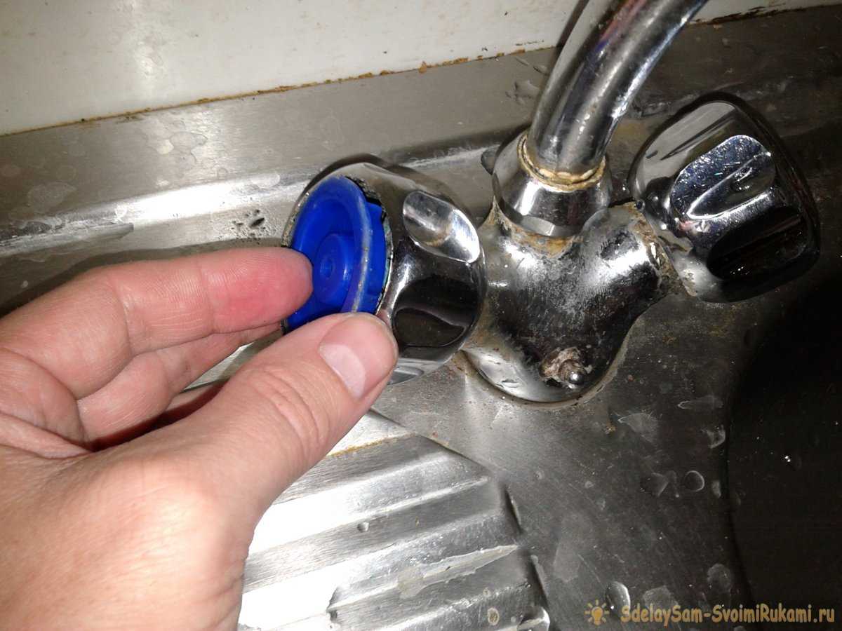Капает кран в ванной: как починить однорычажный смеситель, если течет, почему он протекает и бежит вода