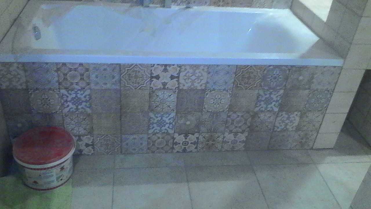 Экран для ванны своими руками: из пластиковых панелей, из плитки, инструкция пошагово, фото