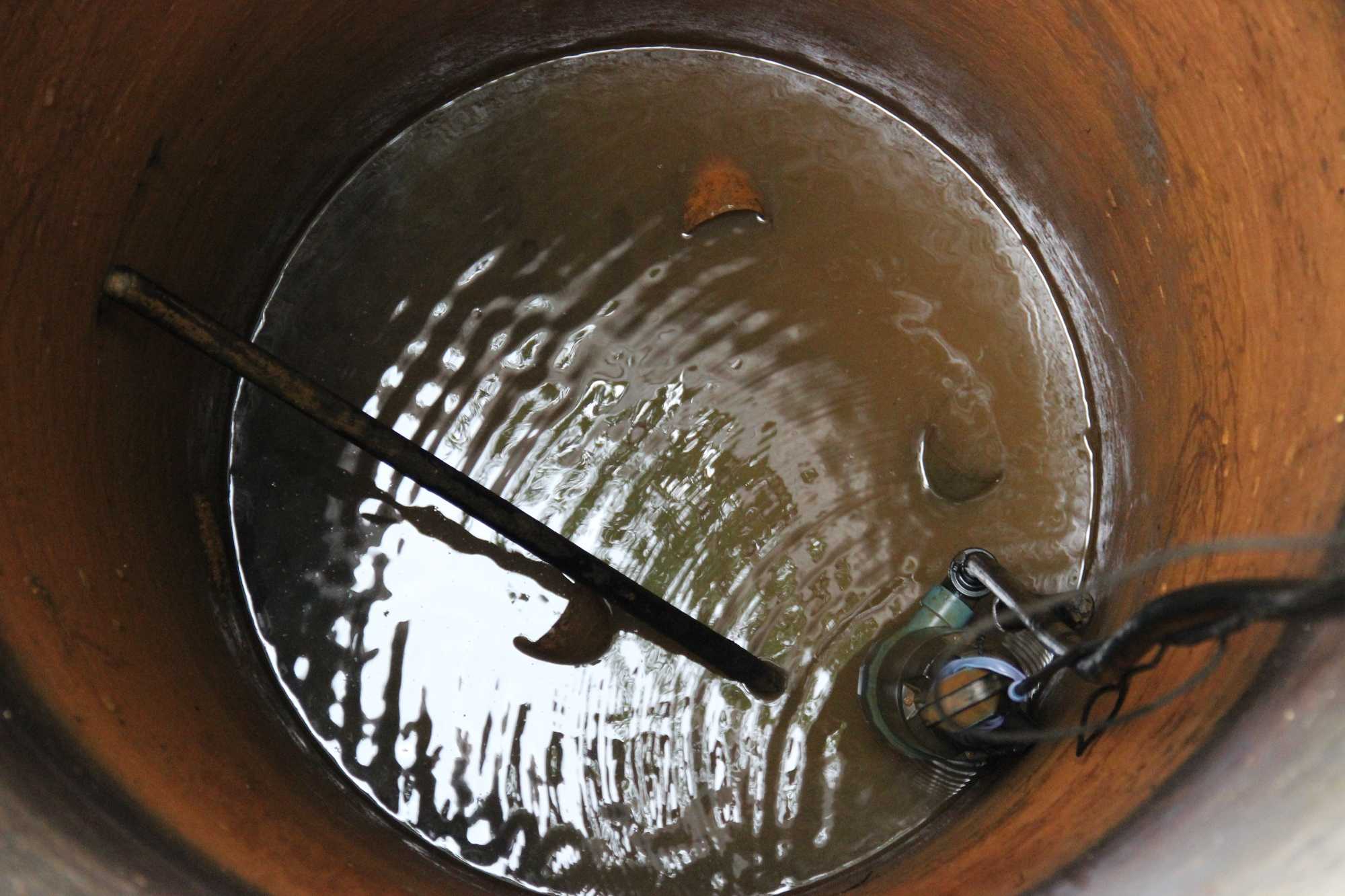 Очистка и дезинфекция воды в колодце + почему в колодце мутная вода?