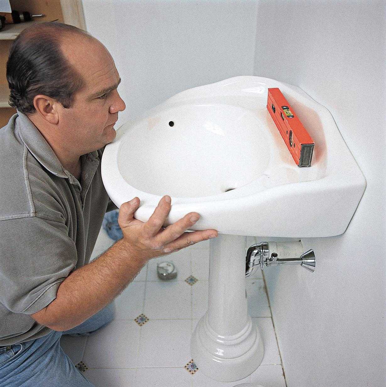 Установка раковины: монтаж конструкции в ванной комнате, на какой высоте установить умывальник, установка сантехники своими руками