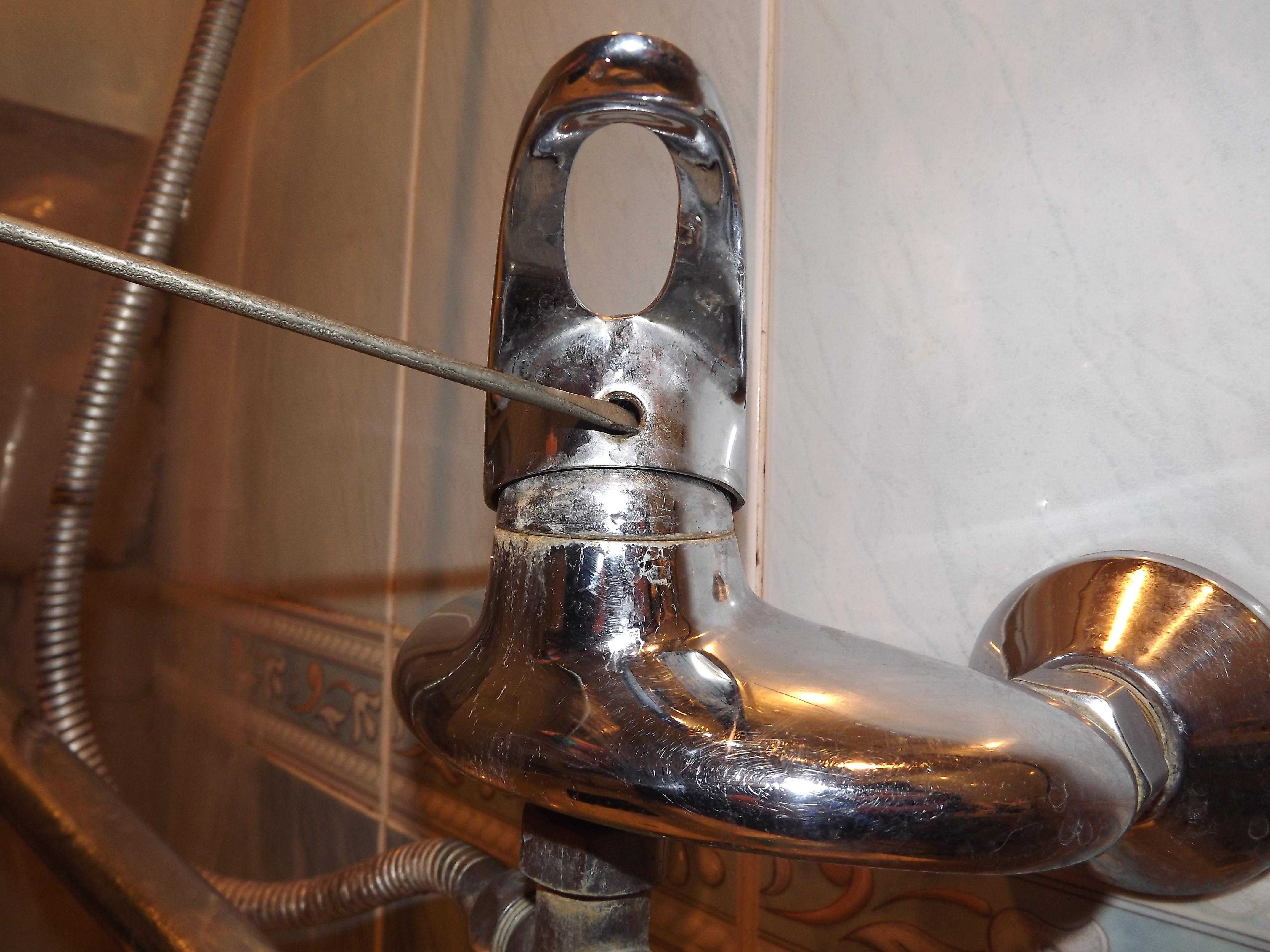 Ремонт смесителя для ванной: возможные поломки и способы их устранения